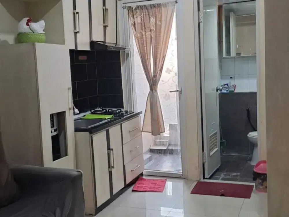 2 KAMAR FULL ISI APARTEMEN GREEN PRAMUKA CITY TOWER CHRYSANT LANTAI RENDAH INCLUDE MAINTANCE PERTAHUN