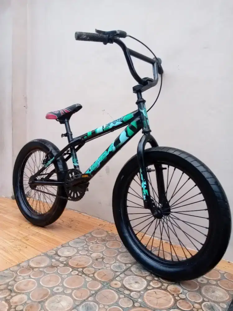 Sepeda BMX Ukuran 20 Ban JUMBO.