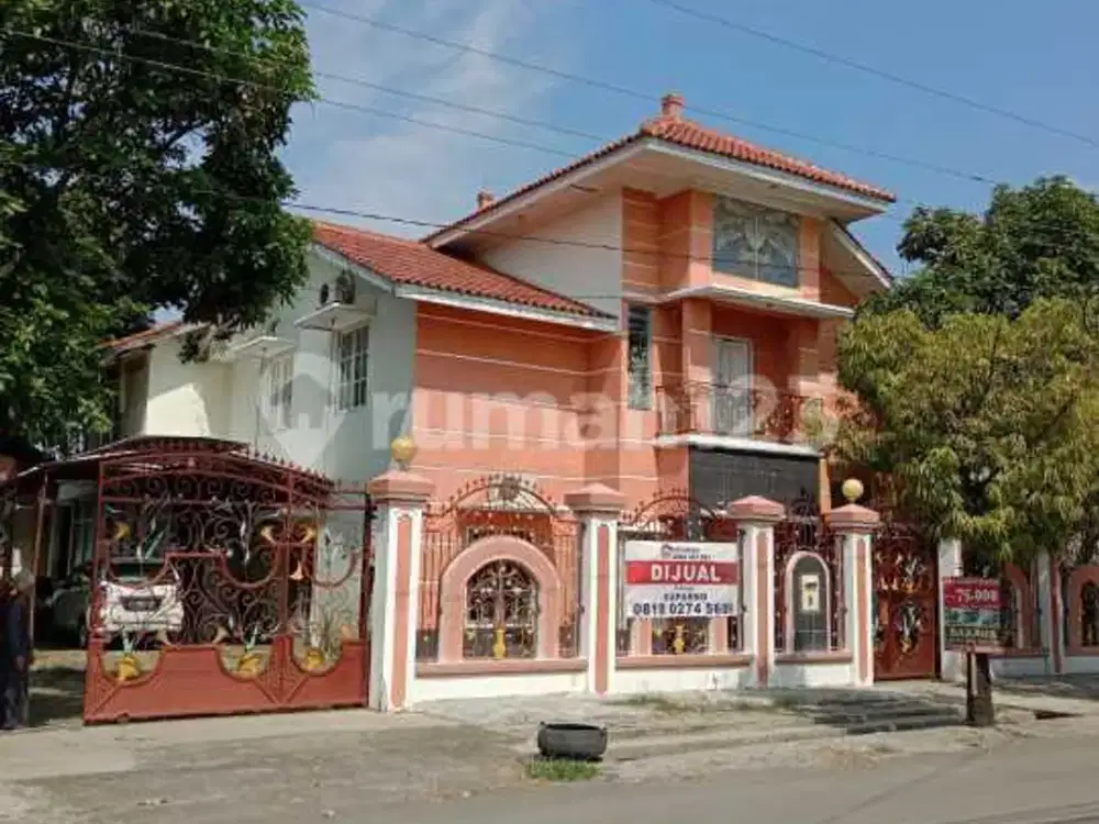 Rumah Mewah di Daerah Mejasem