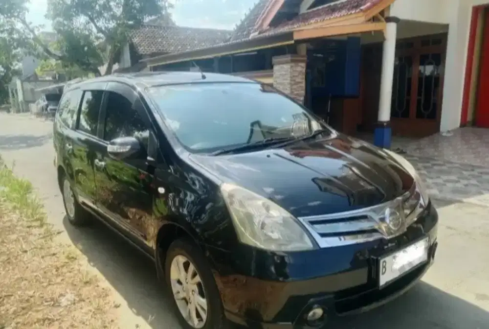 Nissan Grand Livina 1.5 SV 2011