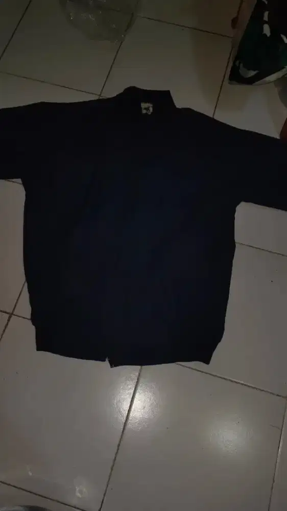 Jaket zipper bekas
