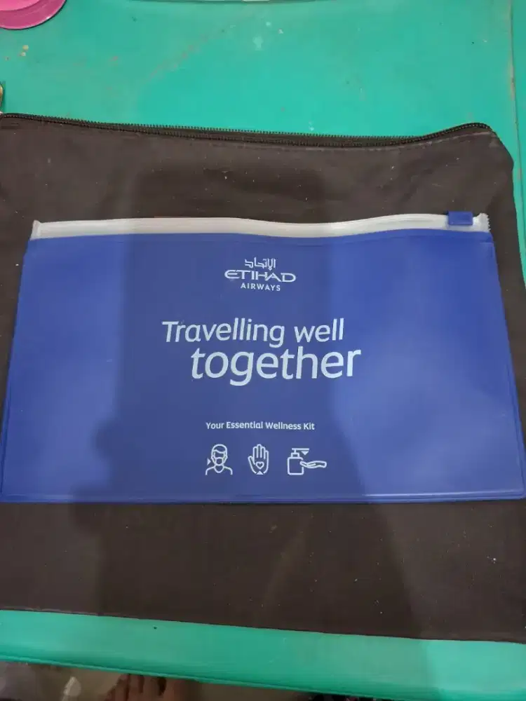 Tas etihad airways
Essential wellness kit
Limited edition
Barang teraw
