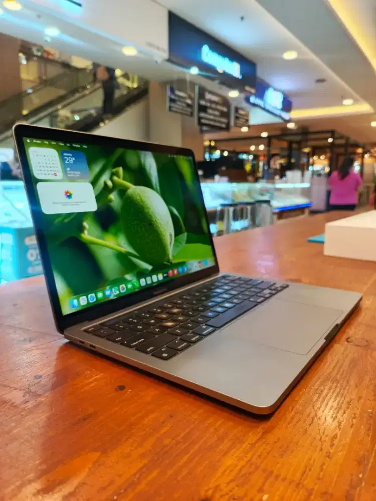 Macbook Pro M1 13 inch 2020 grey