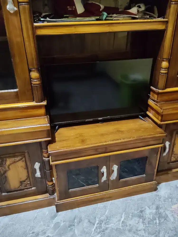 Smart Android tvAQUA 32inc.bekas. Lengkap dus pemakaian baru 4 bln.