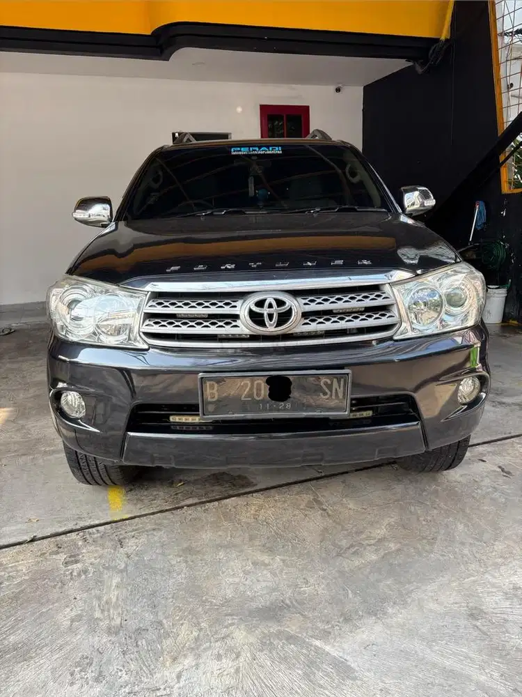 Dijual mobil pemakaian pribadi/ Pajak on