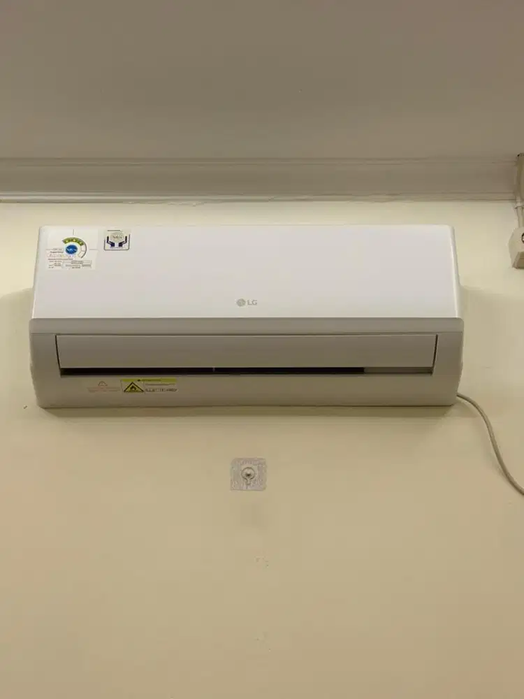Ac LG air conditioner 1/2pk