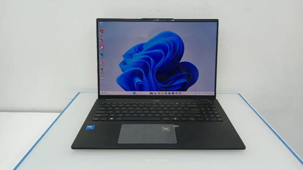 ACER SWIFT SF16-51 INTEL CORE ULTRA 7 256V RAM 16 SSD 512GB  OLED