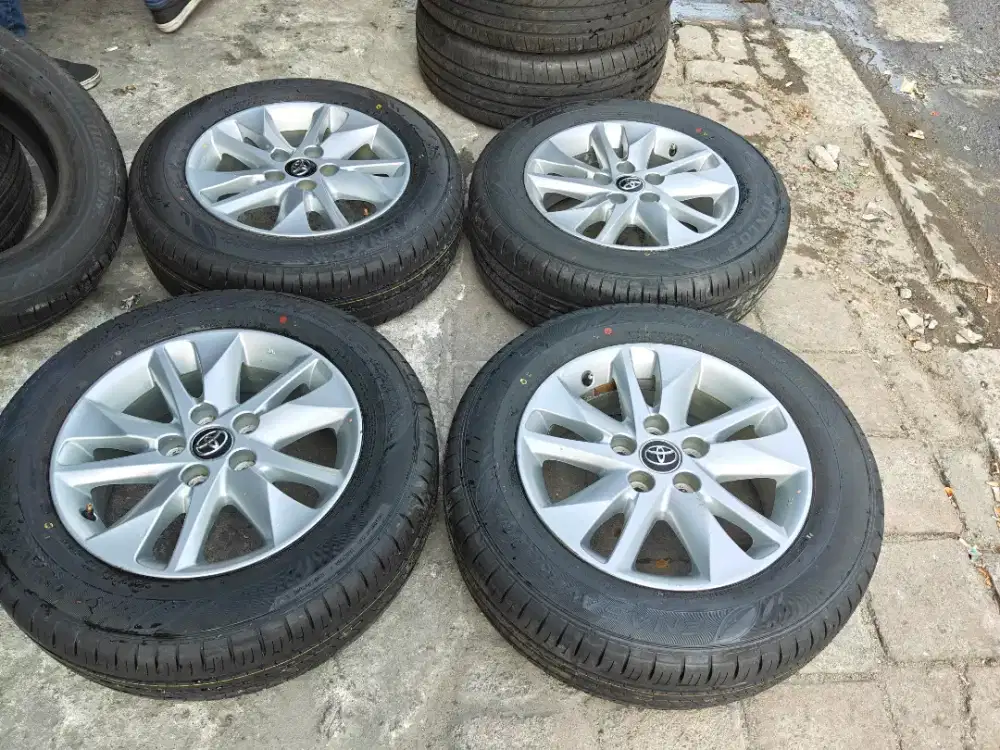 Jual vleg OEM rebon R16 pcd 5x114 kond mulus ban baru nik 2026 Dunlop