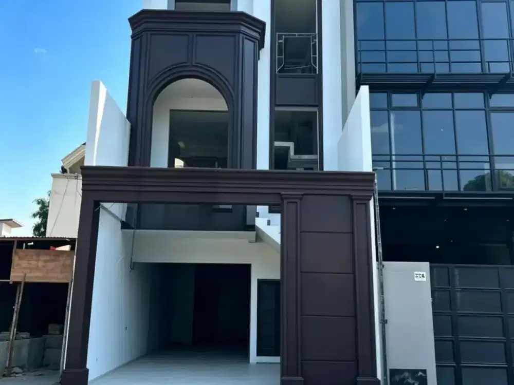 ZN139 Rumah Mewah 3 Lantai American Classic Cempaka Putih Jakarta Pusat