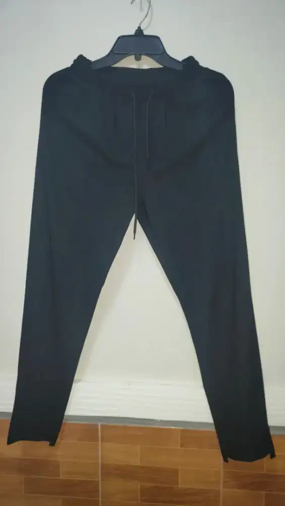 Celana hitam ukuran XL