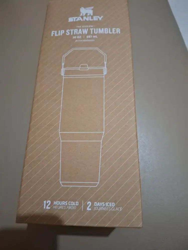 Stanley Flip Straw Tumbler 30oz 887mL