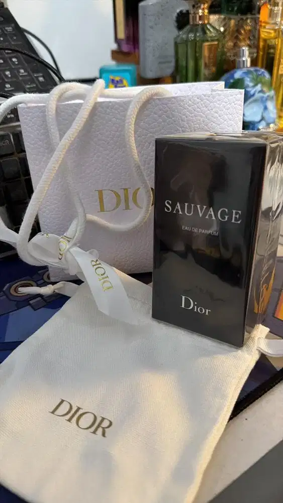 DIOR     PARFUME