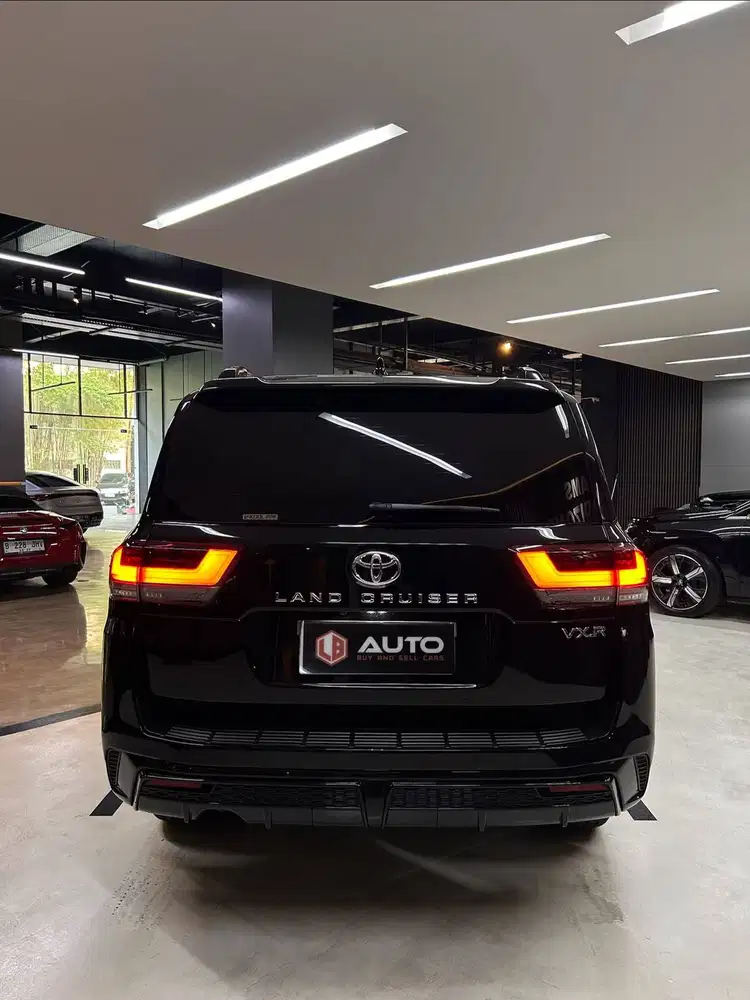 Toyota Land Cruiser LC300 VXR 2025 LC Hitam Km3rb B88NMH