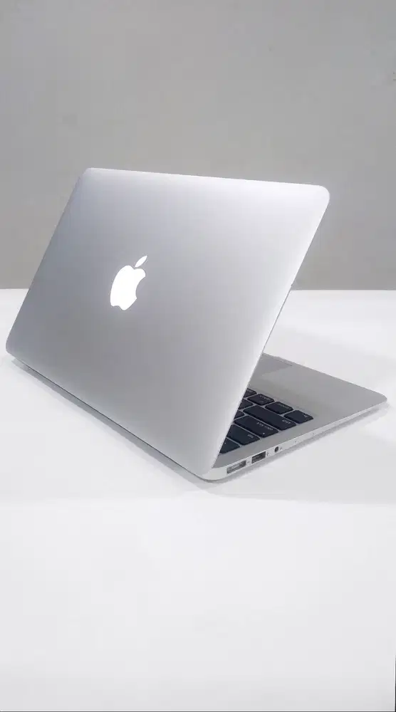 obral 2jutaan MACBOOK AIR MJVM2 early 2015 Intel Core i5