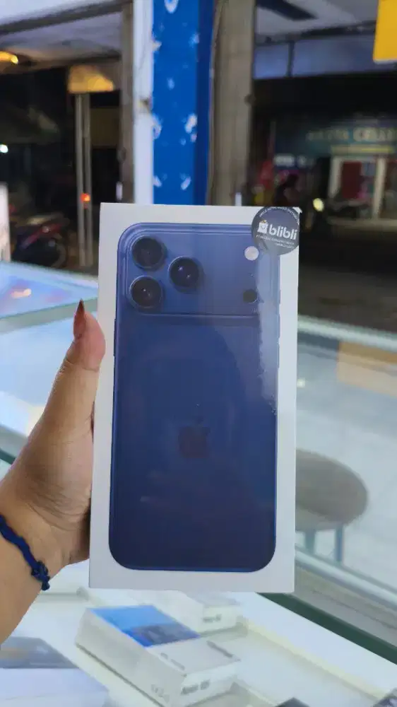 Iphone 17pro max 256 blue