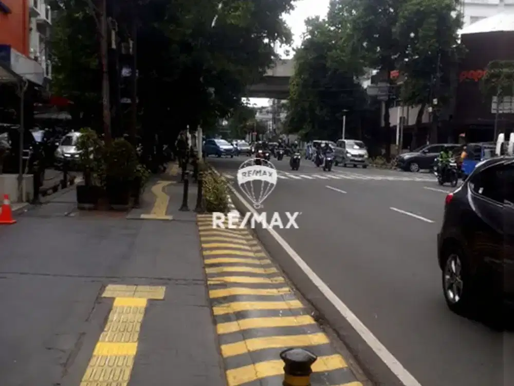 Gedung Dijual di Jl. Melawai Raya Kebayoran Baru – 7 Lantai + Rooftop, Area Eksklusif