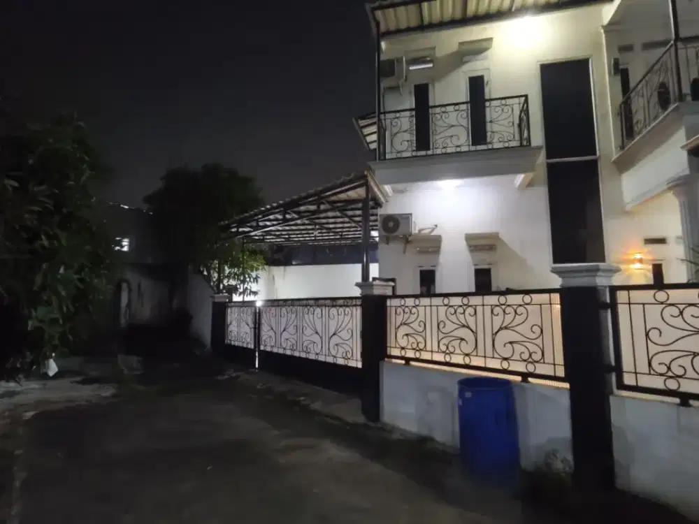 Dijual Rumah Extra Luas 2 Lantai di Tambun Selatan, LT 160m² LB 250m² Hadap Timur SHM - 1.2M