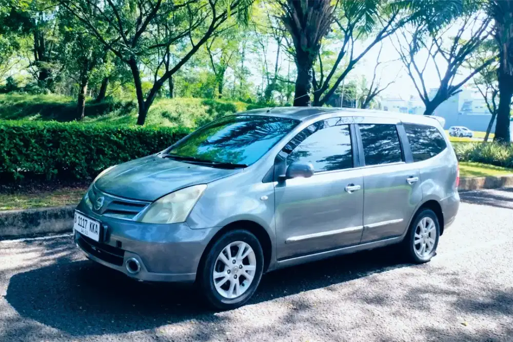 GRAND LIVINA 1.5 XV AT, TANGAN PERTAMA