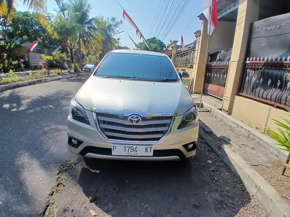 Innova ISTIMEWA TERAWAT. SOLAR 2014