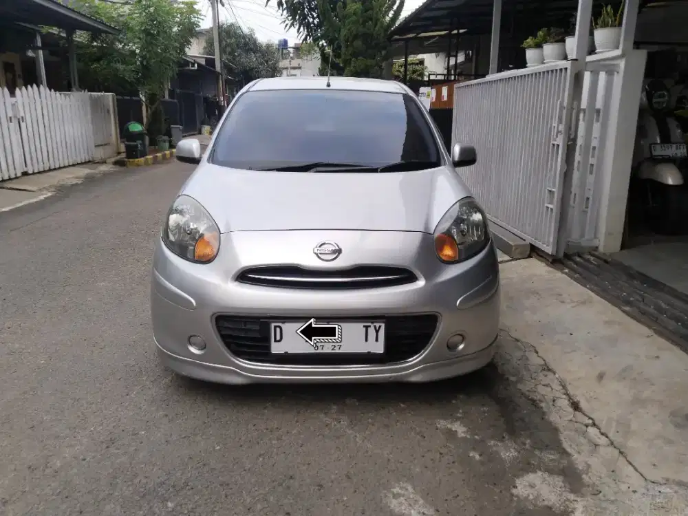 Nissan March 2012 AT