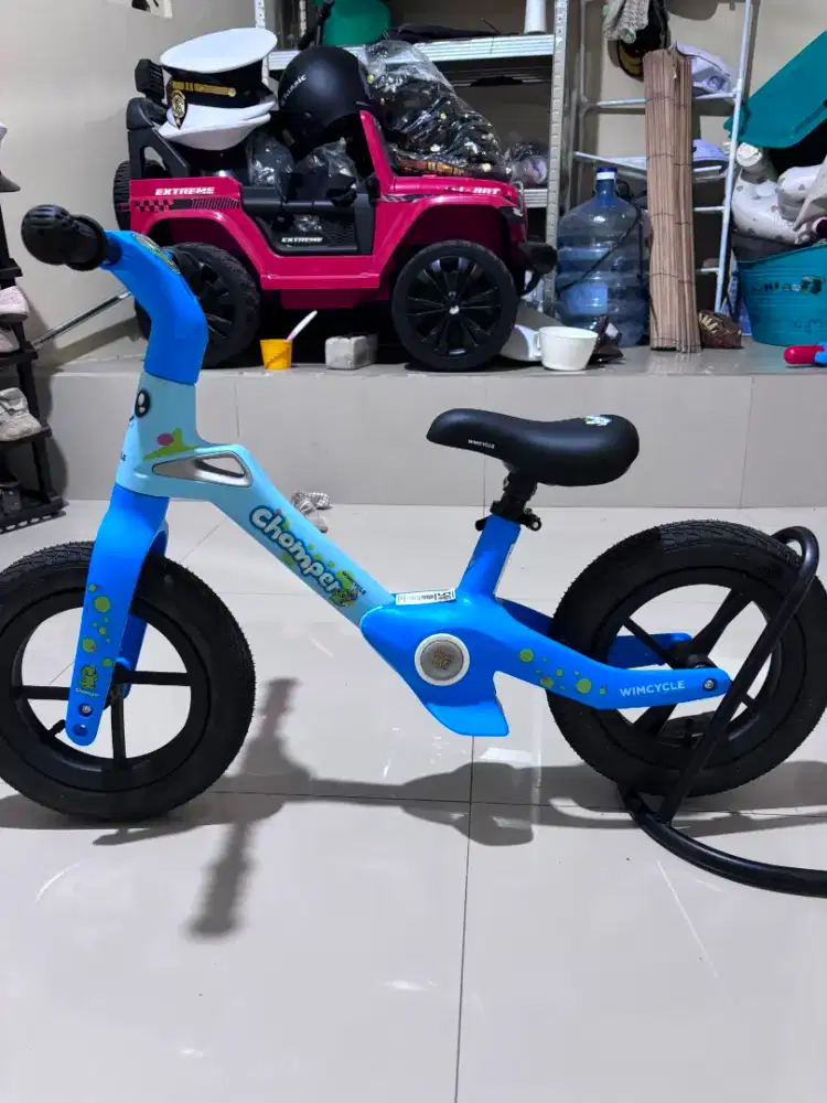 Sepeda push bike anak “Wimcycle chomper”