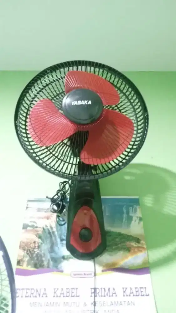 Kipas angin dinding 12 inch merk yasaka normal siap pakai nego tipis