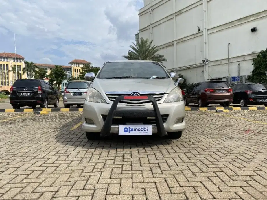 TDP 6, JT Toyota Kijang Innova 2.0 G Bensin-AT Silver 2011