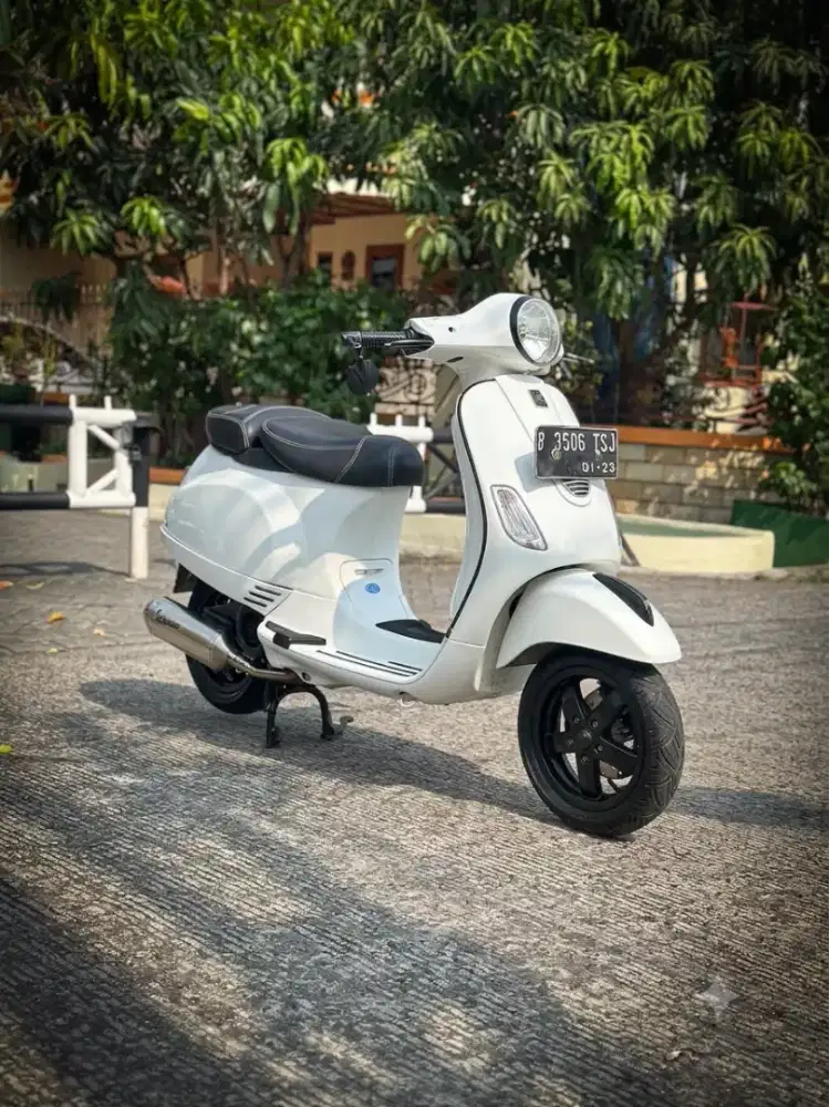 VESPA LX 150 2V 2012 PUTIH - TERMURAH SEINDONESIA