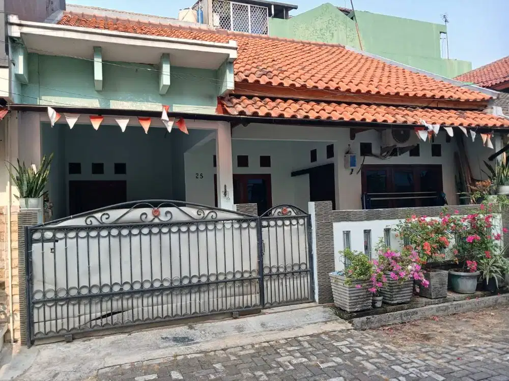 Dikotrakan Rumah Tinggal