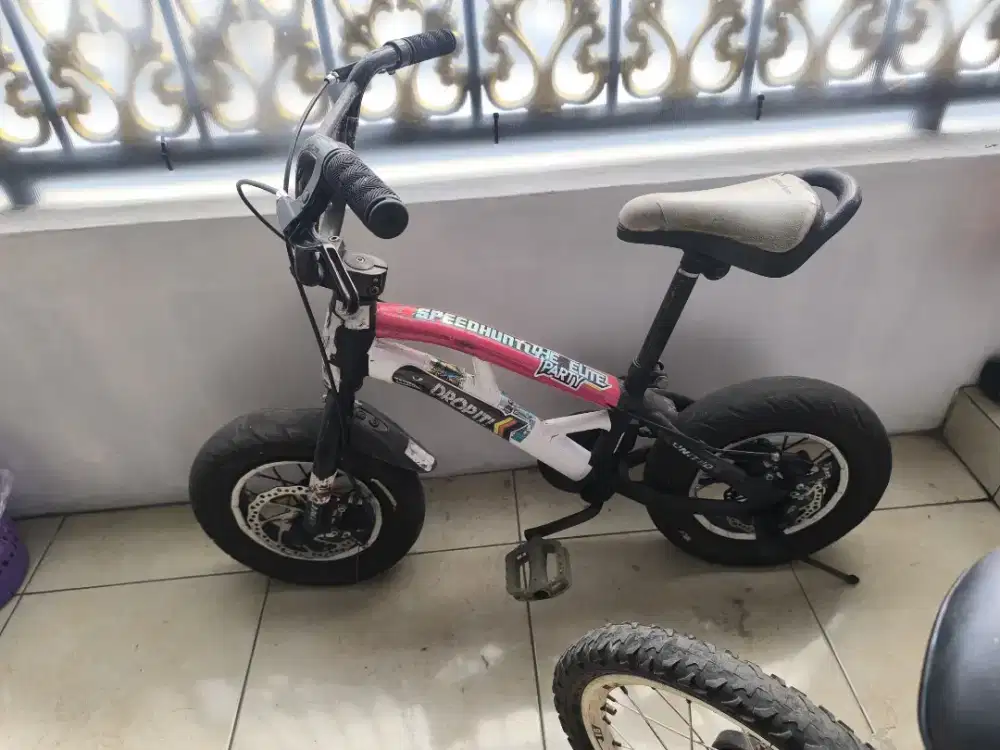 Sepeda anak 2 buah