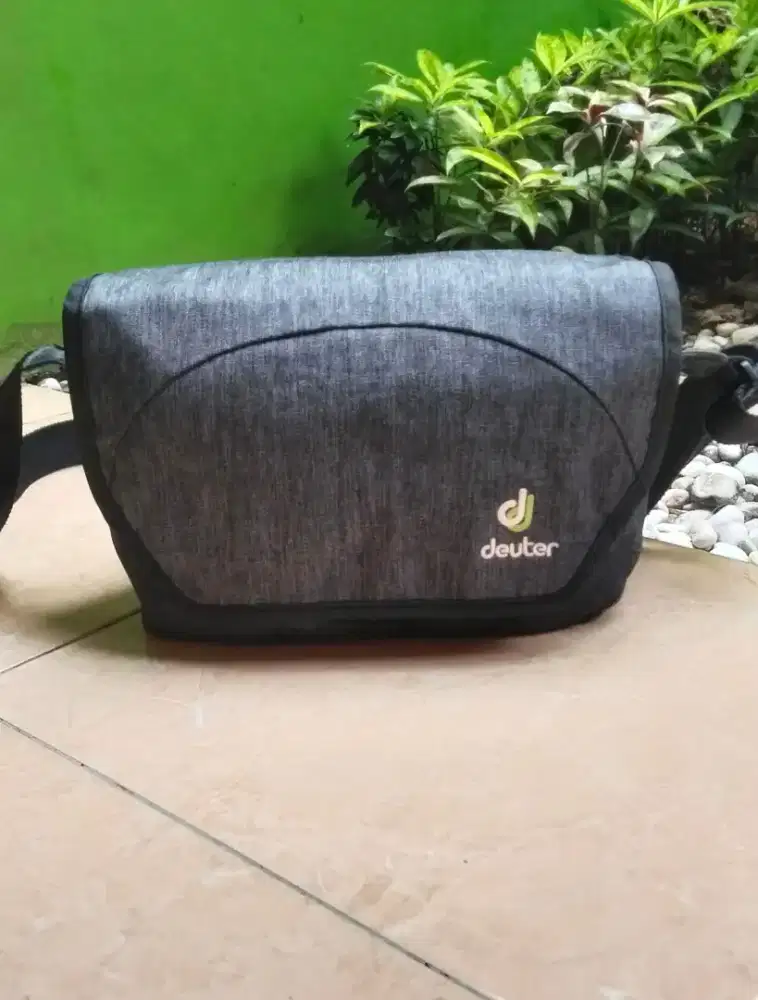 Tas selempang outdoor Deuter original