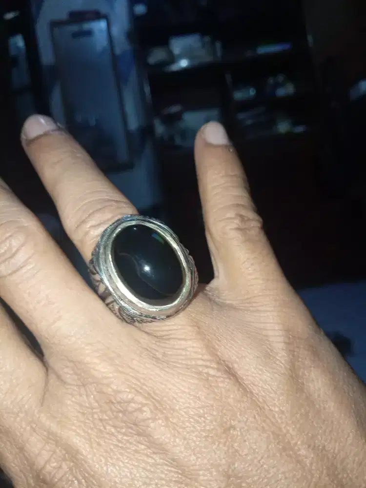 Batu permata Onyx hitam