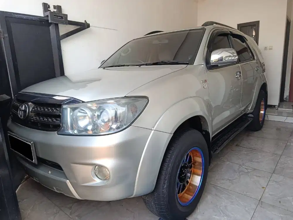 Toyota Fortuner G Diesel Tahun 2008 - 2009 Istimewa