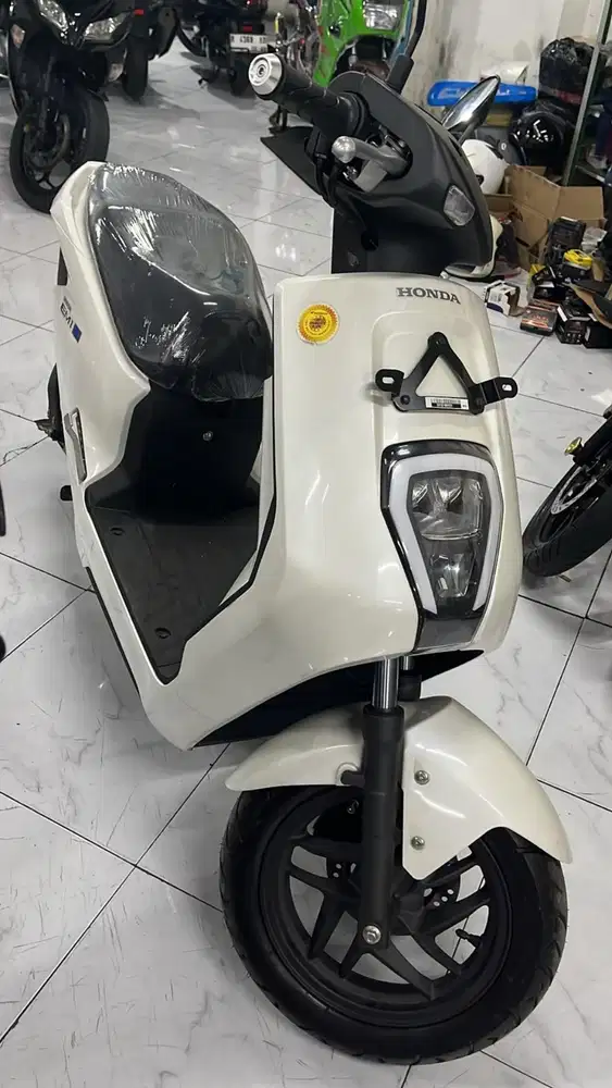 Honda EM1  2026