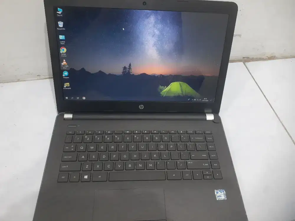 Dijual laptop HP 14 inch include charger