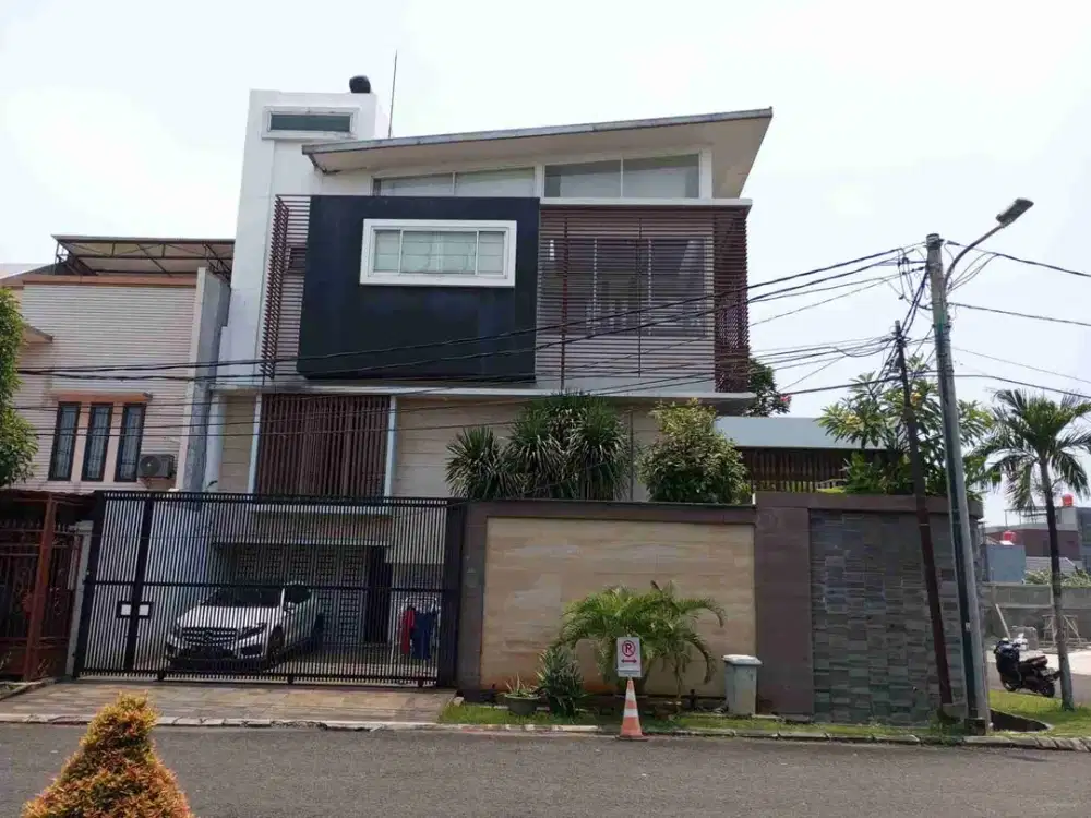 Dijual Rumah Mewah Posisi Hook Di Citra Garden 2 Ext . Jakarta Barat. Kalideres