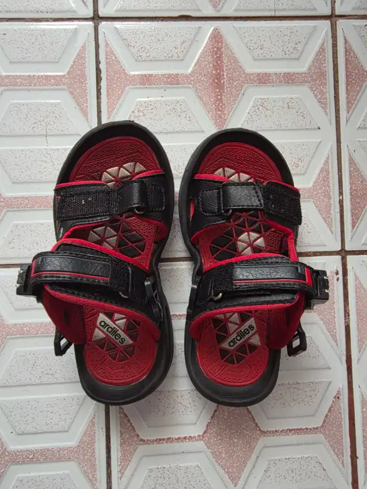 Sepatu anak usia 3-5 tahun