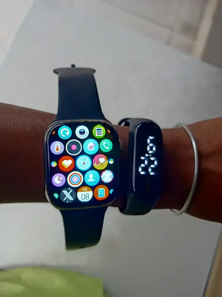 Di jual jam tangan layar sentuh untuk cow atau cew