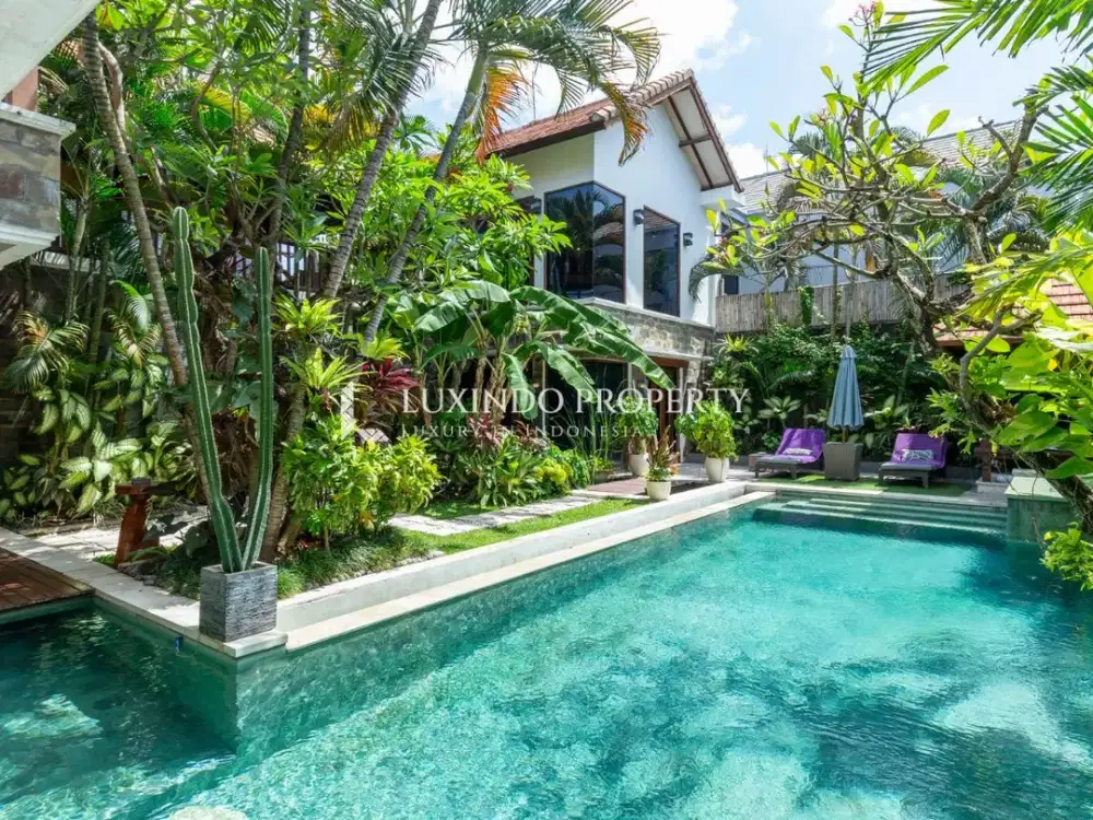 DISEWAKAN JANGKA PANJANG VILLA DENGAN 4 KAMAR TIDUR DI SEMINYAK