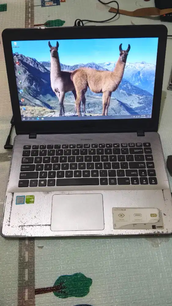 Laptop Asus Vivobook A442UR