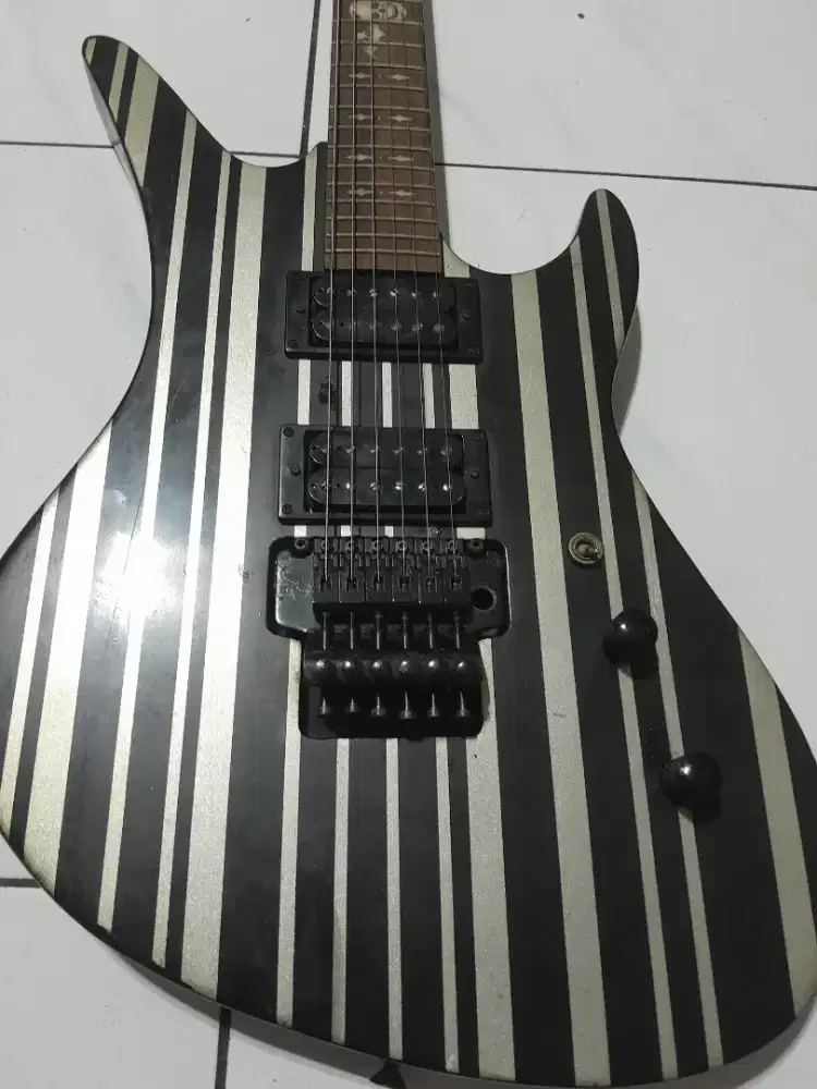 Gitar listrik schecter updown,bukan efek drum piano bas ampli headless