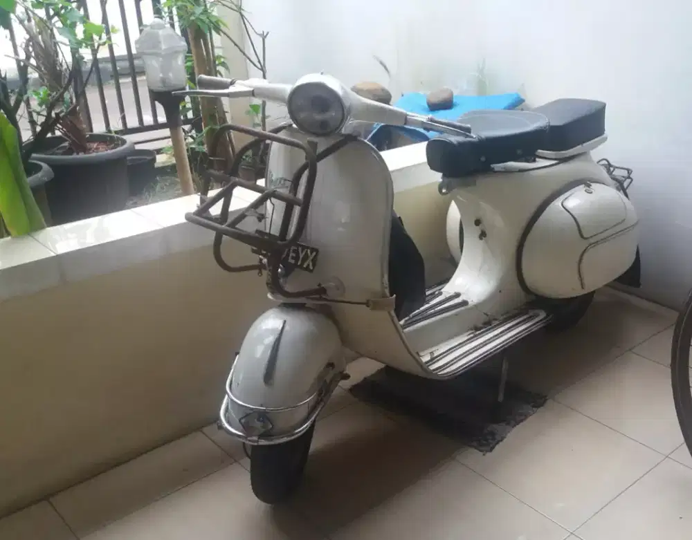 Vespa Tua VBB 150