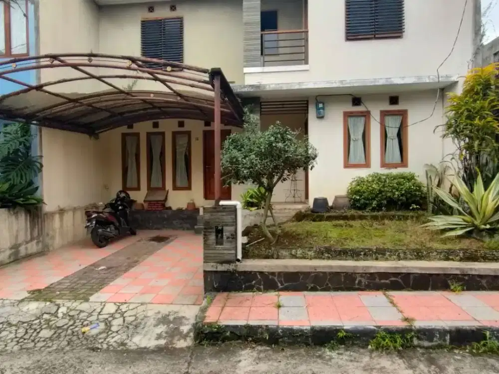 Rumah dekat ke sarijadi gunung batu pasteur