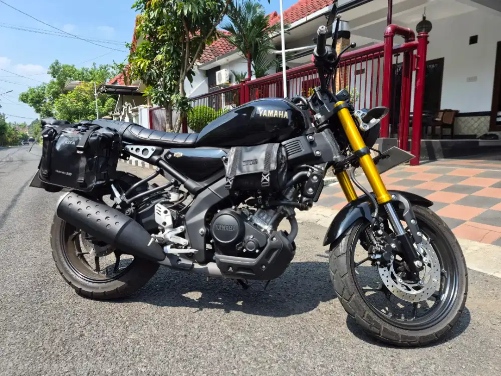 Yamaha XSR 2024 Hitam mulus tangan ke 1