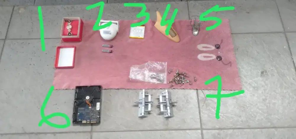 Di jual perkakas  rumah engsel pintu ,dll wa dan hp murah meriah