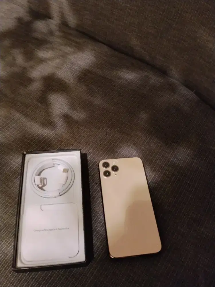Iphone 11 pro 256gb elegan aja warna gold LTE