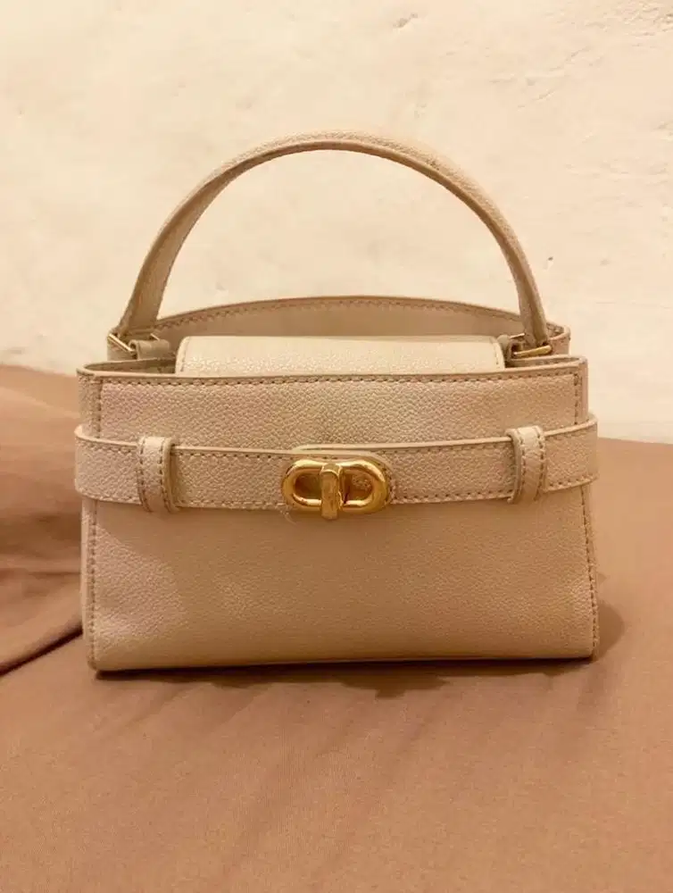 aubriel charles&keith