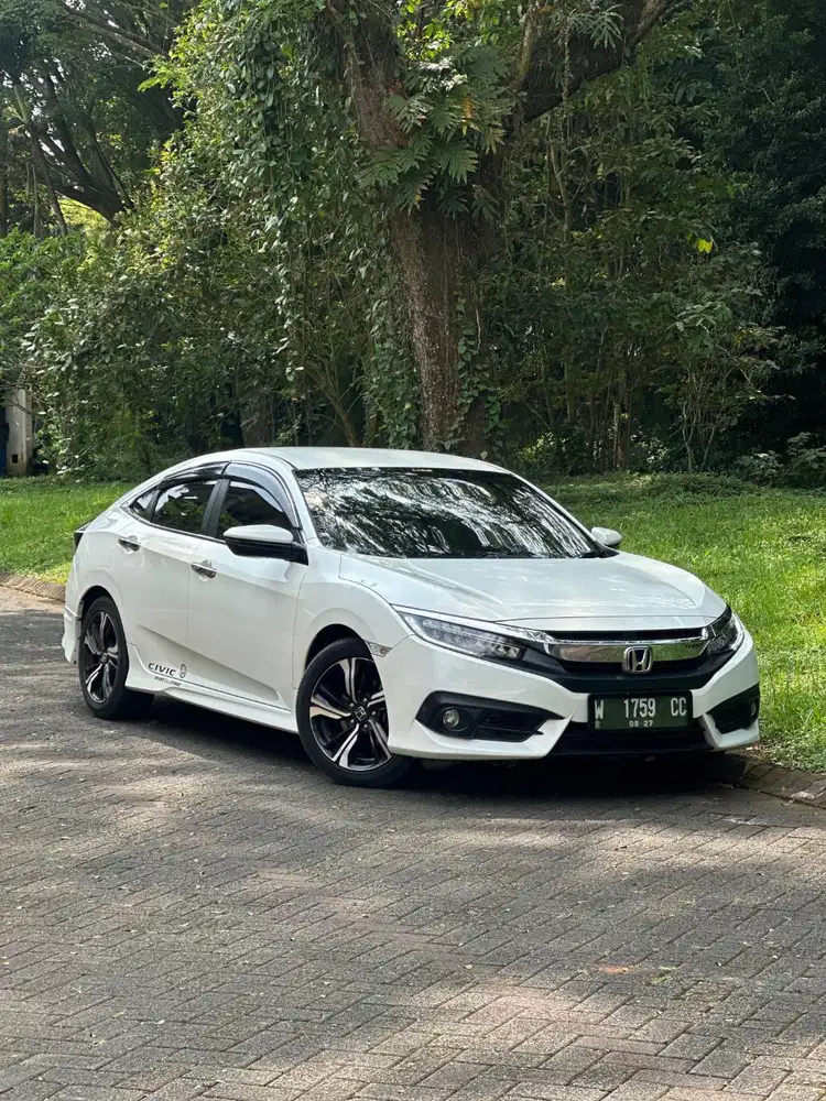 CIVIC TURBO SEDAN ( ES ) 2018 MATIC SANGAT ISTIMEWA