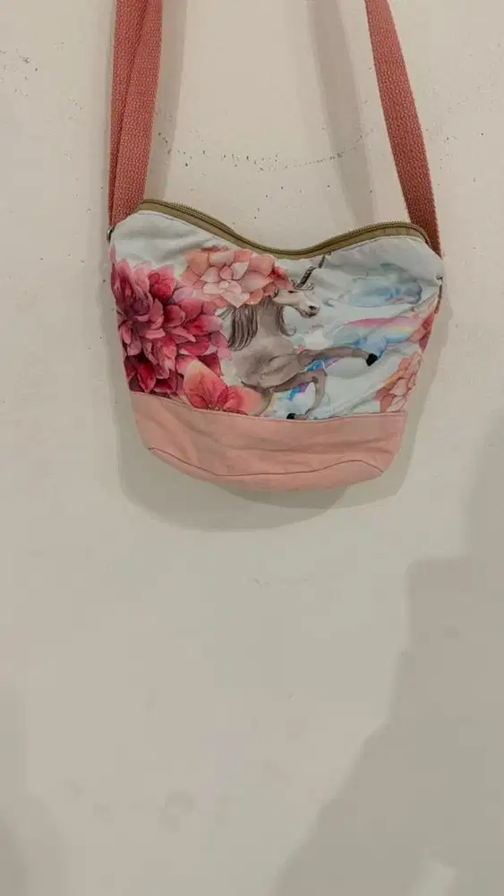 Tas selempang anak perempuan motif kuda