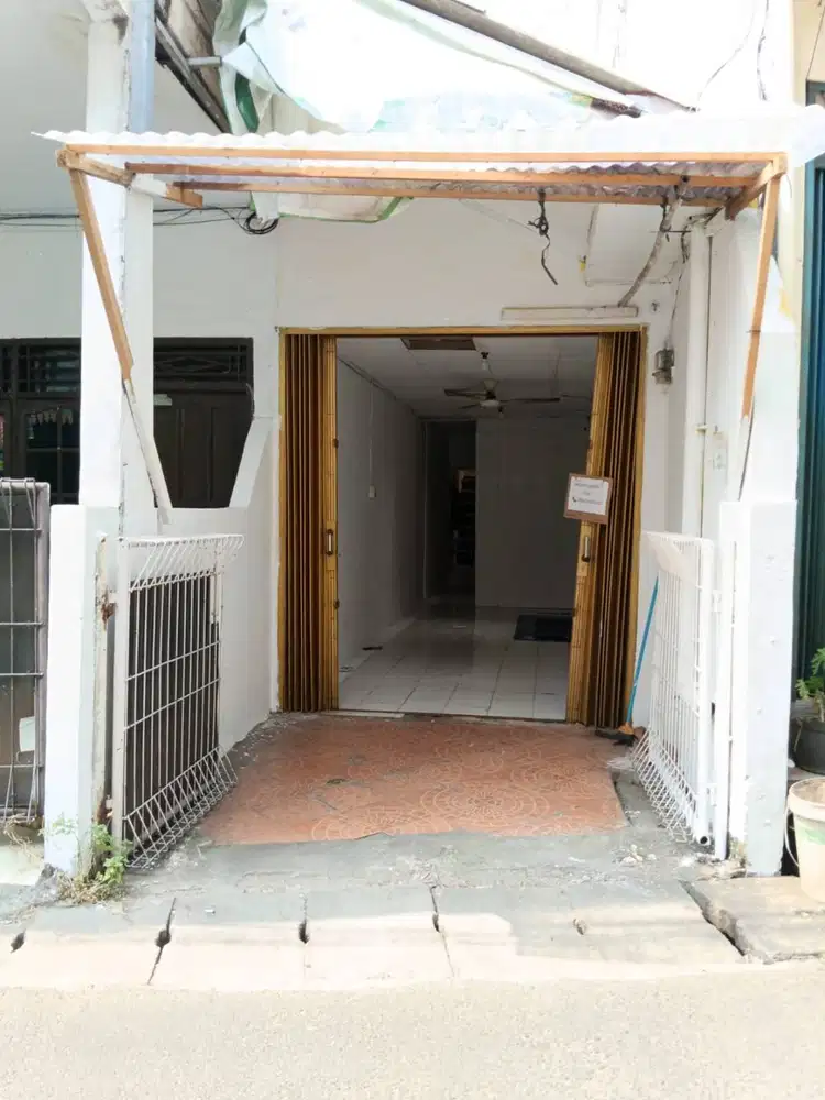 Dikontrakan rumah semi toko murah cemp putih barat jakpus